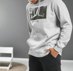 Sudadera con diseño en la parte de adelante