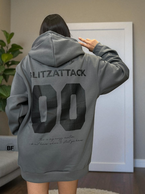Sudadera oversized con diseño en la espalda