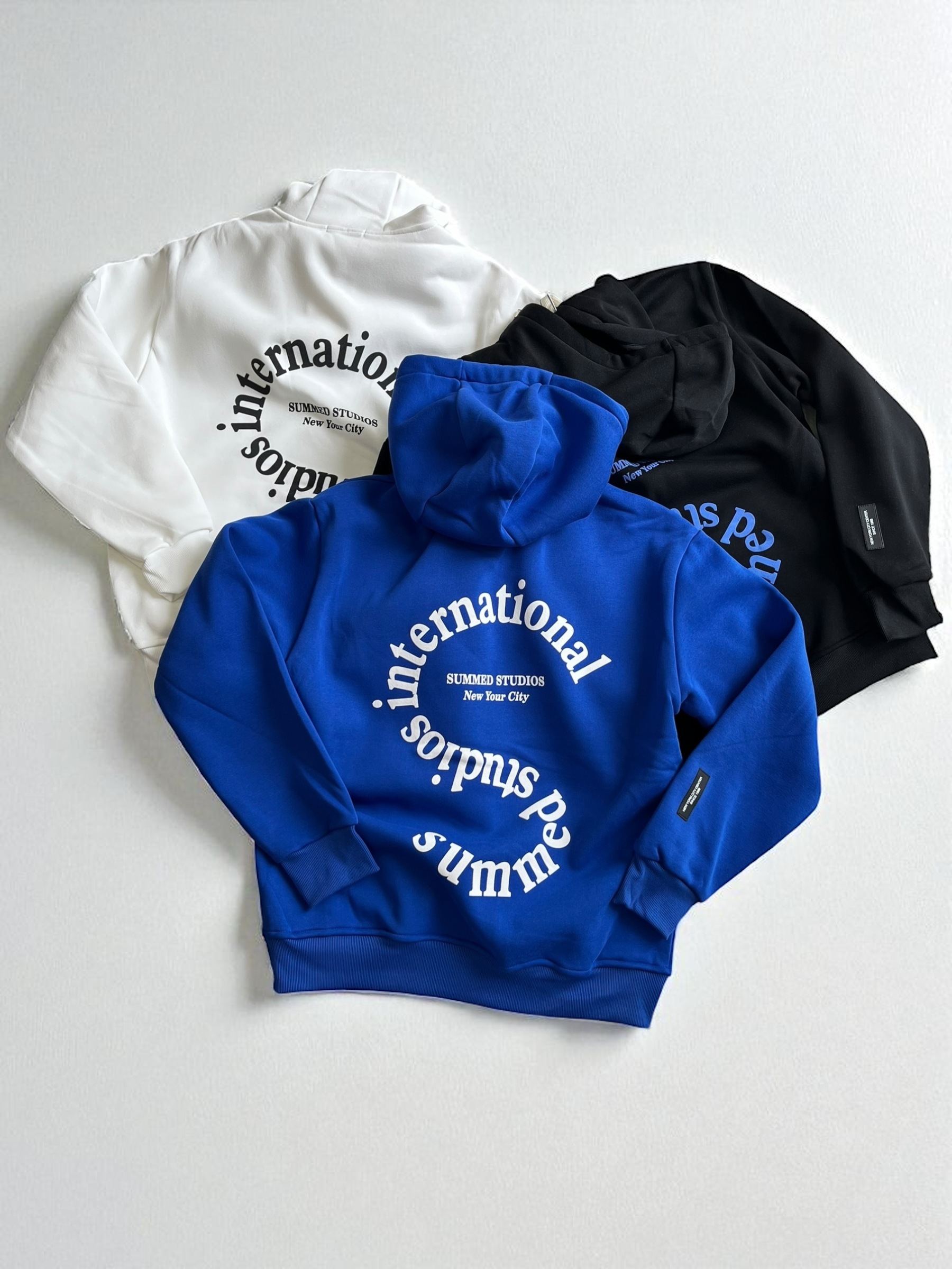 Sudadera con diseño de letras en la espalda